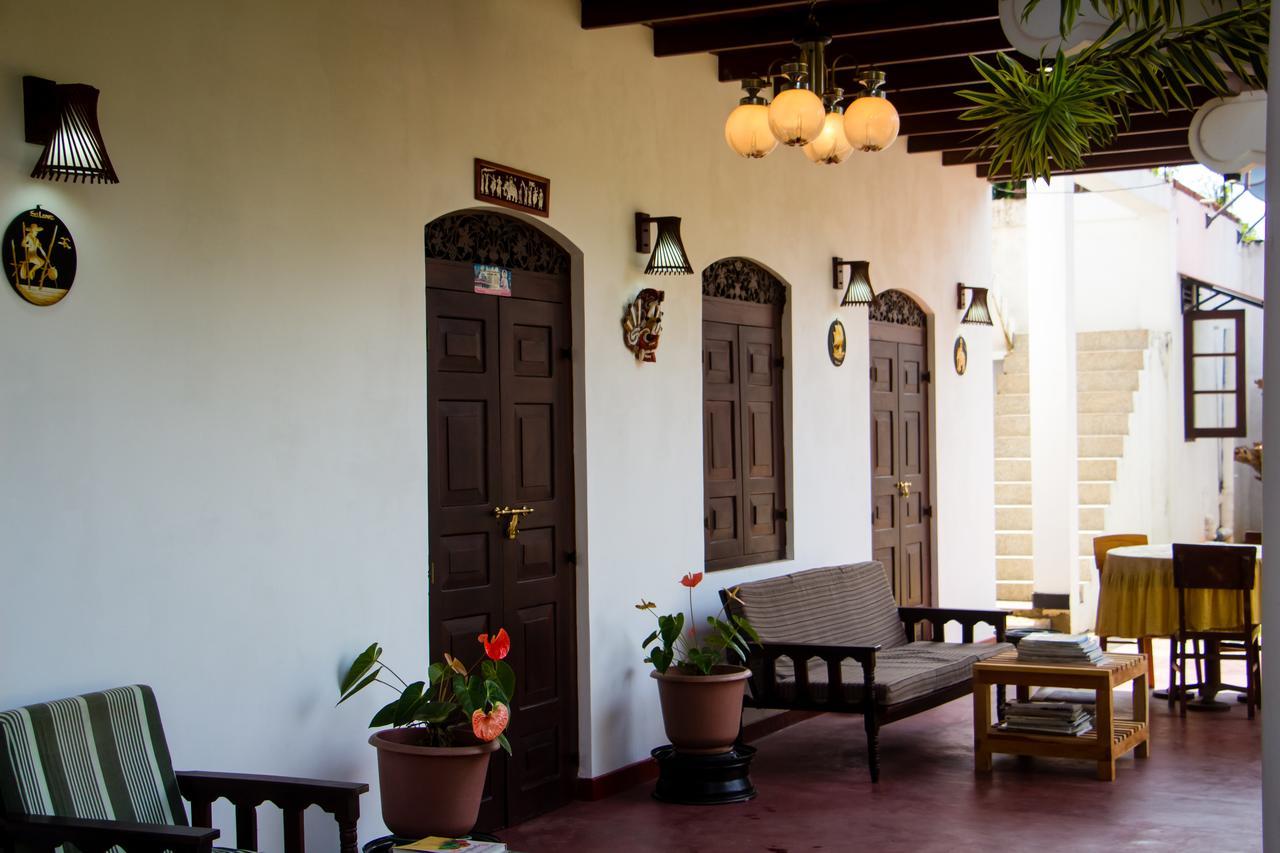 Hotel La Felicita Mirissa Exterior foto